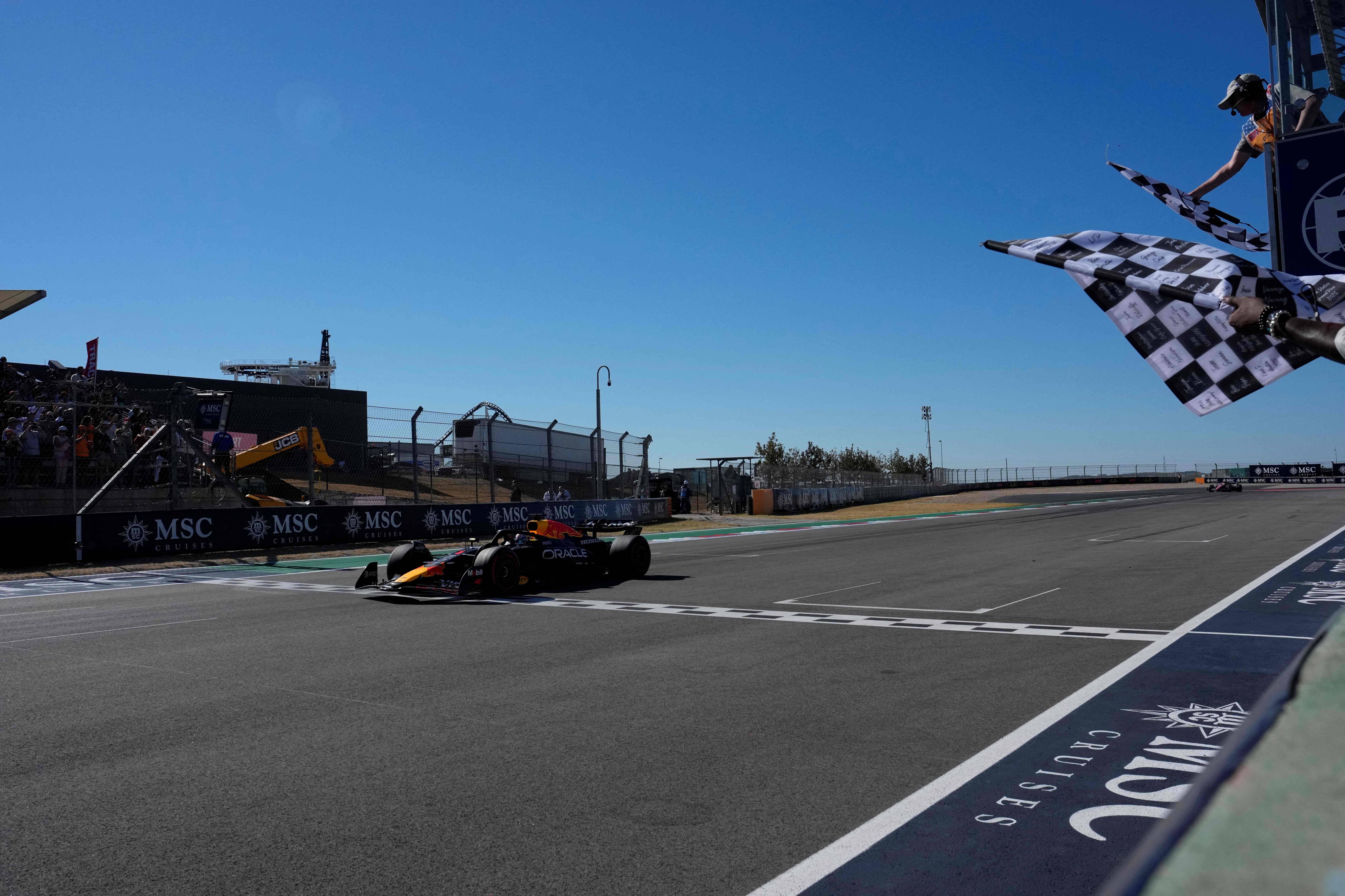 哈斯车队绝杀迈凯伦，勒克莱尔带队取胜